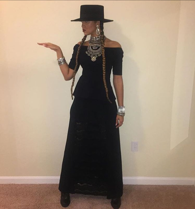 12 Costumes That Prove This Halloween Was All About Beyonce’s Lemonade